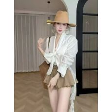 批发春季新款韩系v领蝴蝶结衬衫+<b class='q'>打底</b>衫+咖色花苞裙裤三件套