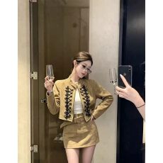 批发秋上新立领拉链图案刺绣短外套+A字内含安全裤<b class='q'>套装</b>