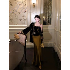 批发新中式国风高端<b class='q'>丝绒</b>重工钉珠亮片刺绣提花复古开衫外套吊带<b class='q'>套装</b>女