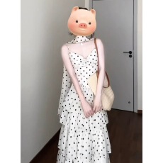 批发法式温柔风复古高级感波点蛋糕裙气质长裙显瘦度假风吊带连衣裙女