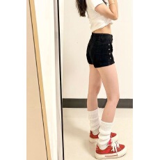 批发美式辣妹黑色铆钉低腰牛仔短裤女夏季紧身显瘦包臀超短<b class='q'>热裤</b>