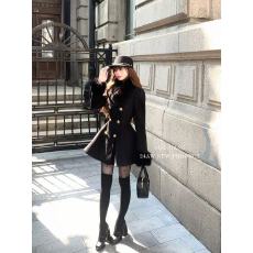 批发法式赫本风圣日尔曼高级感毛领黑色收腰双排扣毛呢连衣裙名媛短裙