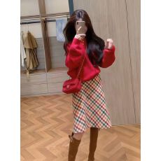 批发温柔时尚气质红色毛衣针织衫女秋冬季氛围感彩虹格子a字裙两件套