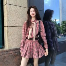 批发甜美休闲风穿搭一整套装格子<b class='q'>衬衫</b>A字百褶裙女学生+卡其披肩送腰带