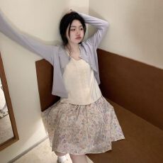 批发2026初春清新淡雅针织开衫外套+背心内搭+碎花松紧带<b class='q'>半身裙</b>