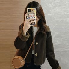 批发2025新款上新女装咖色翻领皮毛一体加绒加厚短款羊羔毛外套女<b class='q'>冬</b>季