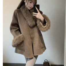 批发夹棉加厚羊毛呢外套女<b class='q'>秋</b>冬毛领可拆卸仿狐狸毛围脖斗篷大衣