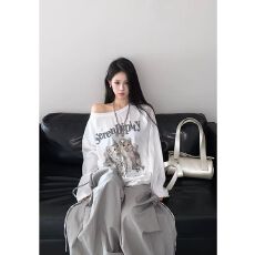 批发赛莱尔天丝美式猫咪印花斜肩<b class='q'>长袖</b>T恤女夏季新款慵懒防晒罩衫上衣