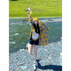 批发黄色格子<b class='q'>长袖</b><b class='q'>衬衫</b>女夏季韩系宽松百搭慵懒<b class='q'>情侣</b><b class='q'>防晒</b>格纹<b class='q'>衬衣</b>外套