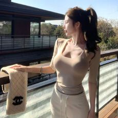 批发经典大U领休闲百搭中<b class='q'>袖</b><b class='q'>T</b><b class='q'>恤</b>女夏季修身显瘦紧身内搭五分<b class='q'>袖</b>上衣