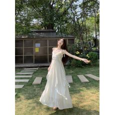批发度假风花朵设计感<b class='q'>吊带</b>连衣裙女2026夏季新款收腰显瘦仙气长裙