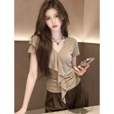 批发韩系V领短袖t恤女装2026新款爆款夏季设计感独特漂亮不规则上衣服