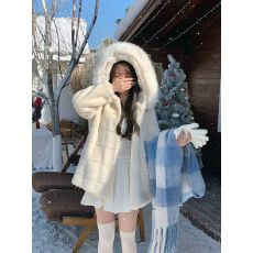 批发初雪降临环保貂貂+超大毛领仿狐狸毛中长款温柔风年轻<b class='q'>皮草</b>外套女
