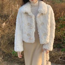 批发羊羔毛短款外套女<b class='q'>秋</b>冬小香风仿皮草牛角扣皮毛一体仿兔毛茸茸上衣