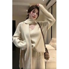 批发极简风针织休闲森系时尚套装带围巾三件套