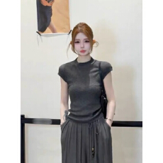 批发韩系设计感背后线条简约百搭针织上衣