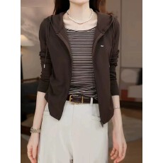 批发条纹拼接假两件连帽卫衣上衣女早秋大码<b class='q'>胖</b><b class='q'>MM</b><b class='q'>显瘦</b>修身洋气短款外套