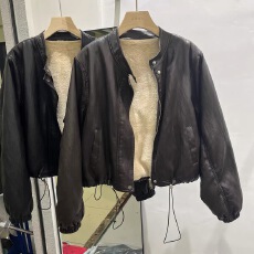 批发<b class='q'>皮衣</b>外套女2025秋冬新款时尚简约高级感加绒保暖洋气百搭夹克上衣