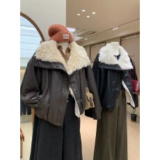 批发爽滑蛋白感PU皮衣毛茸茸大翻领夹克加倍保暖锁温皮毛一体短外套女