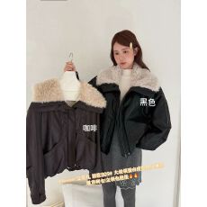 批发爽滑蛋白感PU皮衣毛茸茸大翻领夹克加倍保暖锁温皮毛一体短外套女