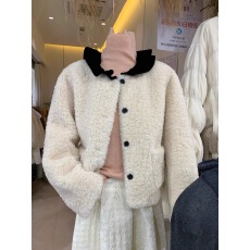 批发丝绒娃娃领羊羔毛外套女短款2025冬季新款撞色荷叶边皮毛一体上衣