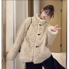 批发2026年新款单排扣INS风牛角扣女冬季短外套气质<b class='q'>秋</b>冬女士宽松