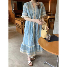 批发设计感初恋甜美减龄度假长裙女夏新款温柔蕾丝刺绣法式蓝色<b class='q'>连衣裙</b>