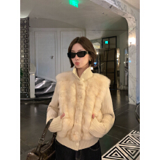 批发LMOMO 雪国来信针织拼接兔毛皮草大衣年轻新款小个子毛毛短外套女