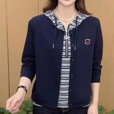 批发时尚洋气<b class='q'>妈妈装</b>条纹卫衣女2025秋季假两件长袖打底衫宽松连帽上衣