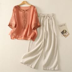 批发<b class='q'>棉麻</b>新款复古刺绣中年妈妈夏季宽松大码显瘦两件套上衣阔腿<b class='q'>裤</b><b class='q'>套装</b>