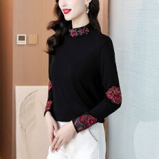 批发2026秋装新款复古女装民族风内搭绣花长袖高领修身通勤<b class='q'>打底衫</b>T恤