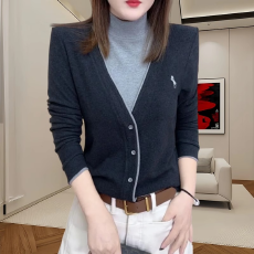 批发德绒<b class='q'>长袖</b>t恤女秋冬新款假两件半高领刺绣上衣时尚减龄保暖<b class='q'>打底衫</b>