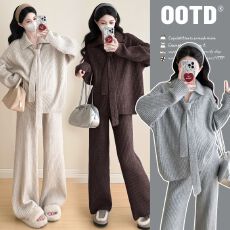 批发实拍新款2025孕妇秋冬网红软糯亲肤翻领领巾时尚毛衣休闲套装显瘦