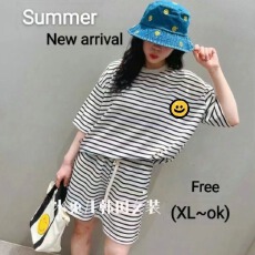 批发韩国东大门<b class='q'>女装</b>夏季新款条纹短袖T恤短裤<b class='q'>套装</b>