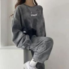 批发套装女装长袖长裤两件套2026新款春秋冬时尚休闲<b class='q'>运动服</b>情侣