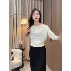 批发欧货杏色<b class='q'>蝙蝠</b>袖一字领针织衫女2025春秋新款宽松显瘦气质软糯上衣