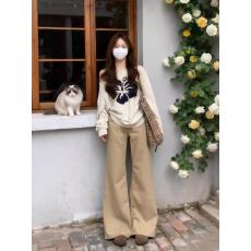 批发新款小众提花斜肩毛衣女装秋冬季<b class='q'>宽松</b>别致白色针织衫露肩打底上衣