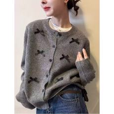 批发灰色针织开衫<b class='q'>女士</b>秋冬高级感减龄宽松显瘦洋气蝴蝶结设计毛衣上衣
