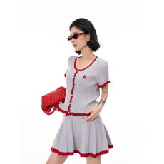 批发吴童童刺绣花边拼接正肩短袖针织衫女夏季韩系修身上衣半身裙套装