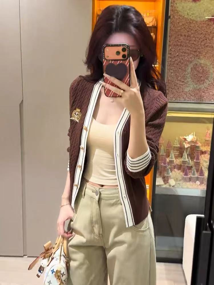 BY32702# 秋冬新款减龄拼色长袖针织衫毛衣女高级感百搭开衫外套上衣潮 服裝批發女裝批發服飾貨源
