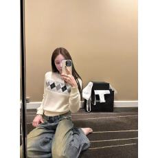 批发蝶宝嘻 复古菱格 圆领羊毛两色打底衫女秋冬内搭上衣<b class='q'>毛衣</b>针织衫
