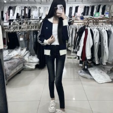批发秋季新款快手网红同款撞色<b class='q'>长袖</b>立领拉链刺绣针织开衫毛衣外套上衣
