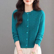 批发圆领针织开衫女春秋新款<b class='q'>短款</b>红色宽松毛衣外套小个子百搭减龄上衣