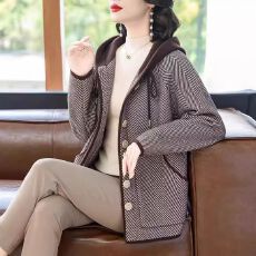 批发秋冬季洋气开衫女新款上衣中年妈妈春装时尚气质连帽毛呢<b class='q'>外套</b>