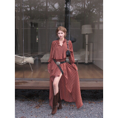 批发布拉格漫舞原创哥特风复古红格纹不规则下摆收腰连衣裙