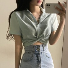 批发短款v领<b class='q'>衬衫女</b>夏2026新款泡泡袖收腰上衣洋气<b class='q'>短袖</b>衬衣
