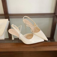 批发 春夏新款尖头细高跟小众凉拖漆皮水钻浅口小细跟包头凉鞋