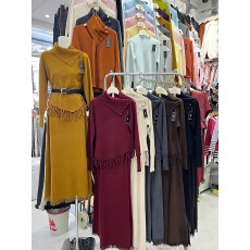 批发实拍时尚拼接不规则流苏针织衫毛衣女冬季+高腰A字半身裙两件套女