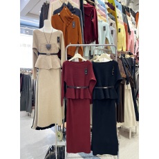 批发实拍冬季法式针织坑条一字肩收腰伞摆上衣+半身裙+腰带三件套装女