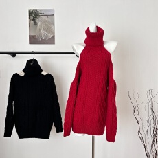 批发不冷BULENG 2025年秋冬高领漏肩红色连衣裙女宽松时尚针织毛衣